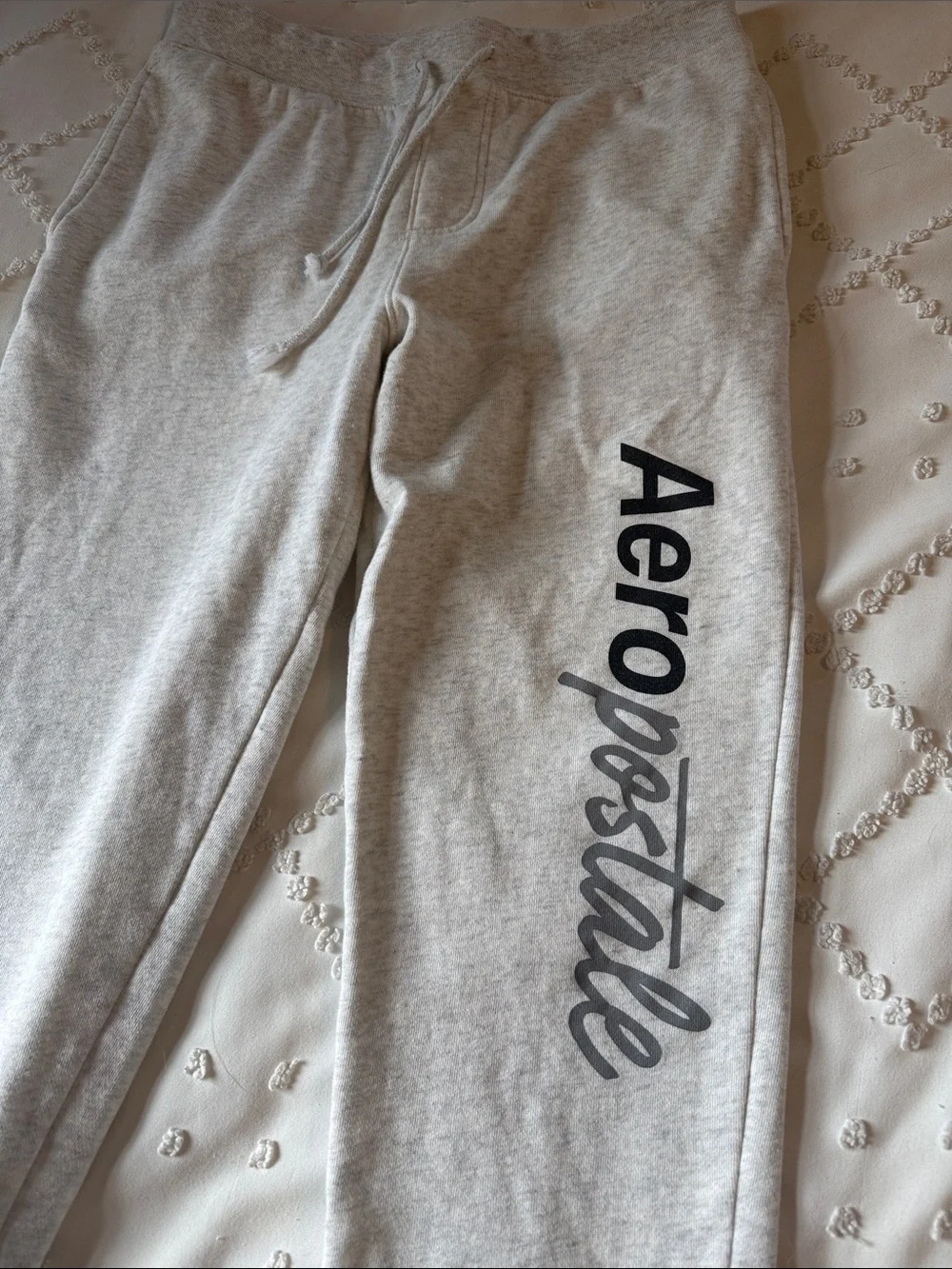 Aeropostale Heather Gray Sweatpant Joggers Size Small Thigh Logo